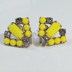 Vintage Weiss Screw Back Earrings. Yellow Glass With Rhinestones